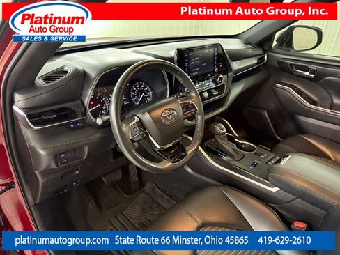 Used 2021 Toyota Highlander XSE FWD image 13