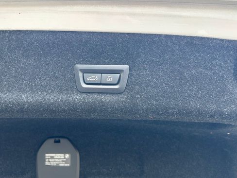 Used 2025 BMW 330i Sedan w/ Convenience Package RWD image 40