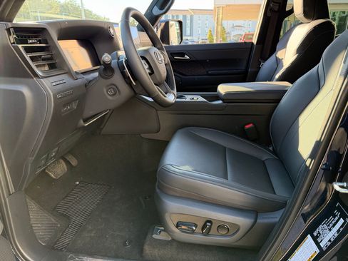 Used 2025 Lexus GX 550 550 Premium+ w/ Accessory Package (2T) image 13