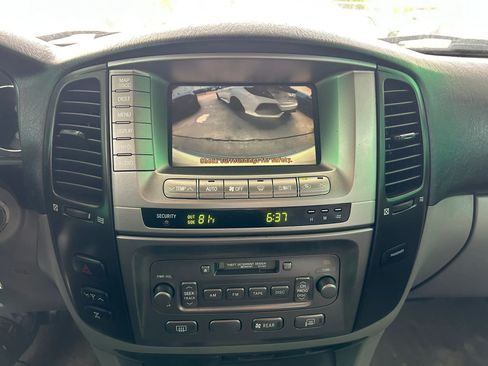 Used 2004 Toyota Land Cruiser image 6