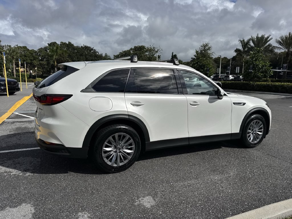Used 2024 MAZDA CX-90 Plug-In Hybrid w/ Preferred AWD/4WD image 4