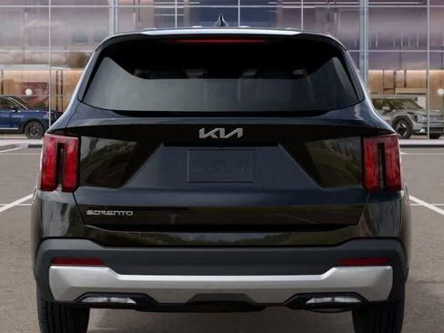 Certified 2026 Kia Sorento LX FWD image 13