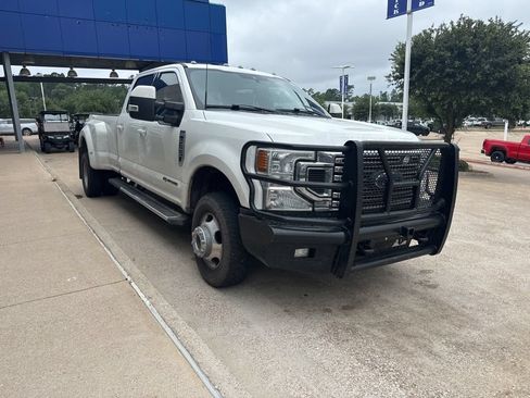 Used 2022 Ford F350 Lariat w/ Lariat Value Package AWD/4WD image 4