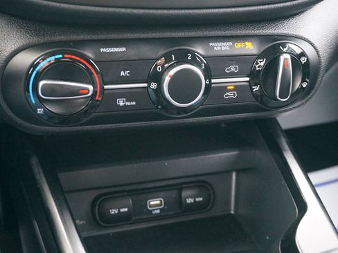 Used 2020 Kia Soul LX image 18