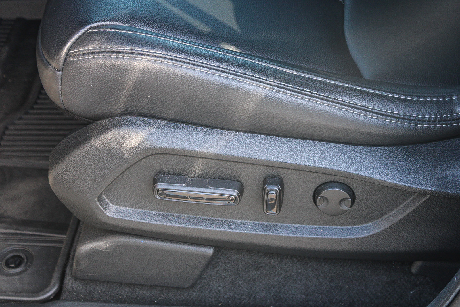 Used 2025 Honda Pilot EX-L image 23