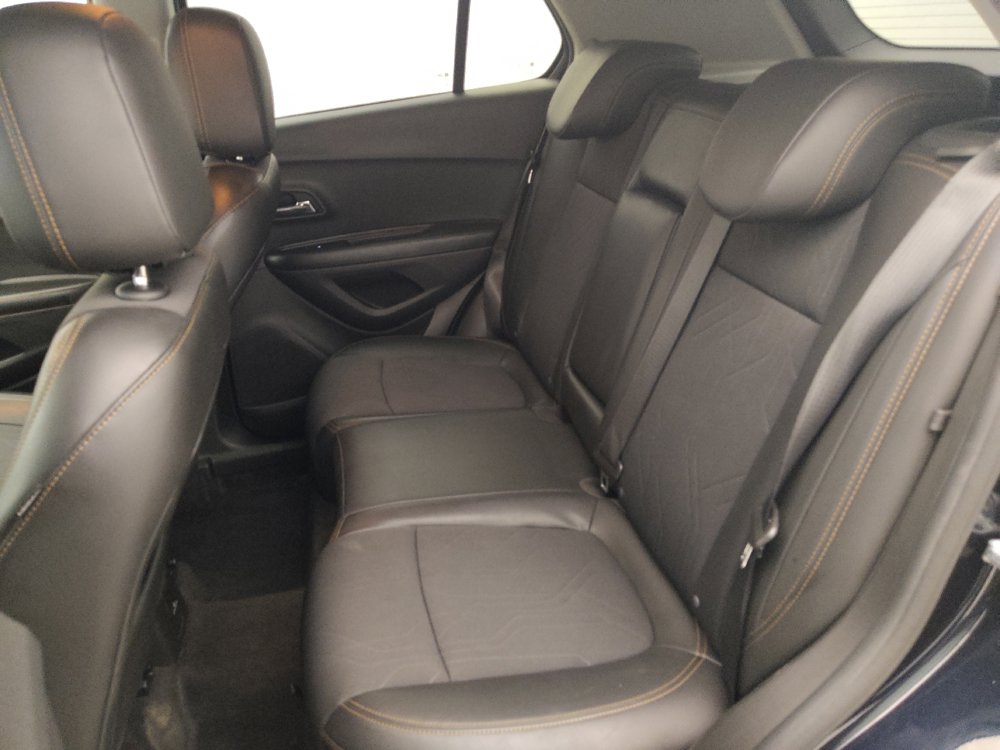 Used 2021 Chevrolet Trax LT w/ Driver Confidence Package FWD image 18