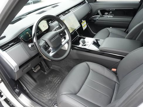 New 2026 Land Rover Range Rover Long Wheelbase SE AWD/4WD image 18