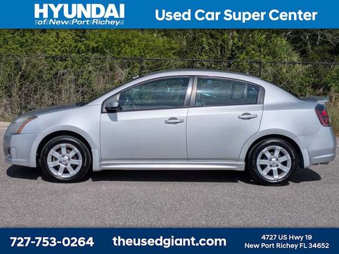 Used 2012 Nissan Sentra 2.0 SR FWD image 2