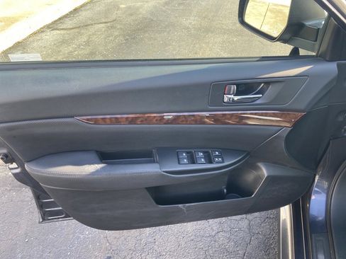 Used 2013 Subaru Legacy 3.6R Limited image 3
