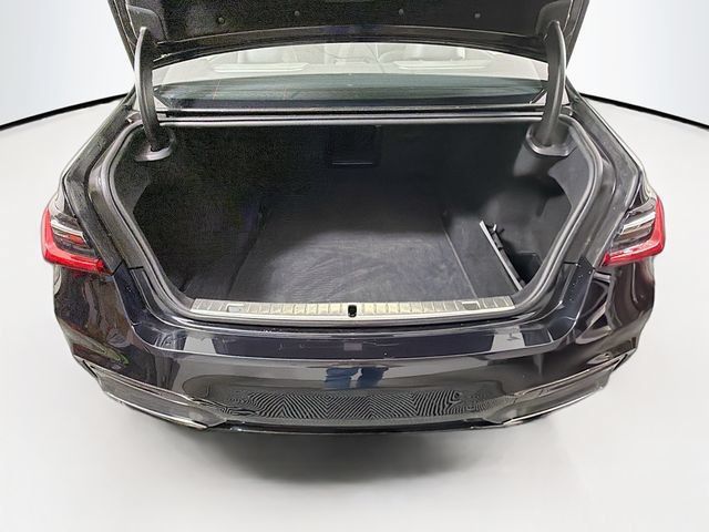 Used 2022 BMW 750Li xDrive AWD/4WD image 30