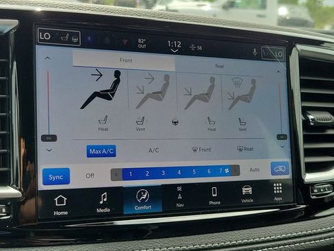 New 2026 Chrysler Pacifica Limited image 21