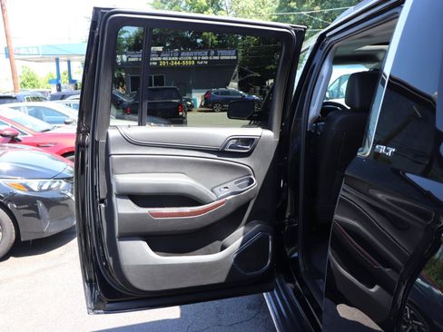 Used 2019 GMC Yukon XL SLT w/ Open Road Package AWD/4WD image 33