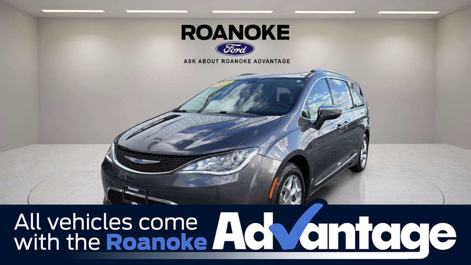 Used 2019 Chrysler Pacifica Limited FWD image 1