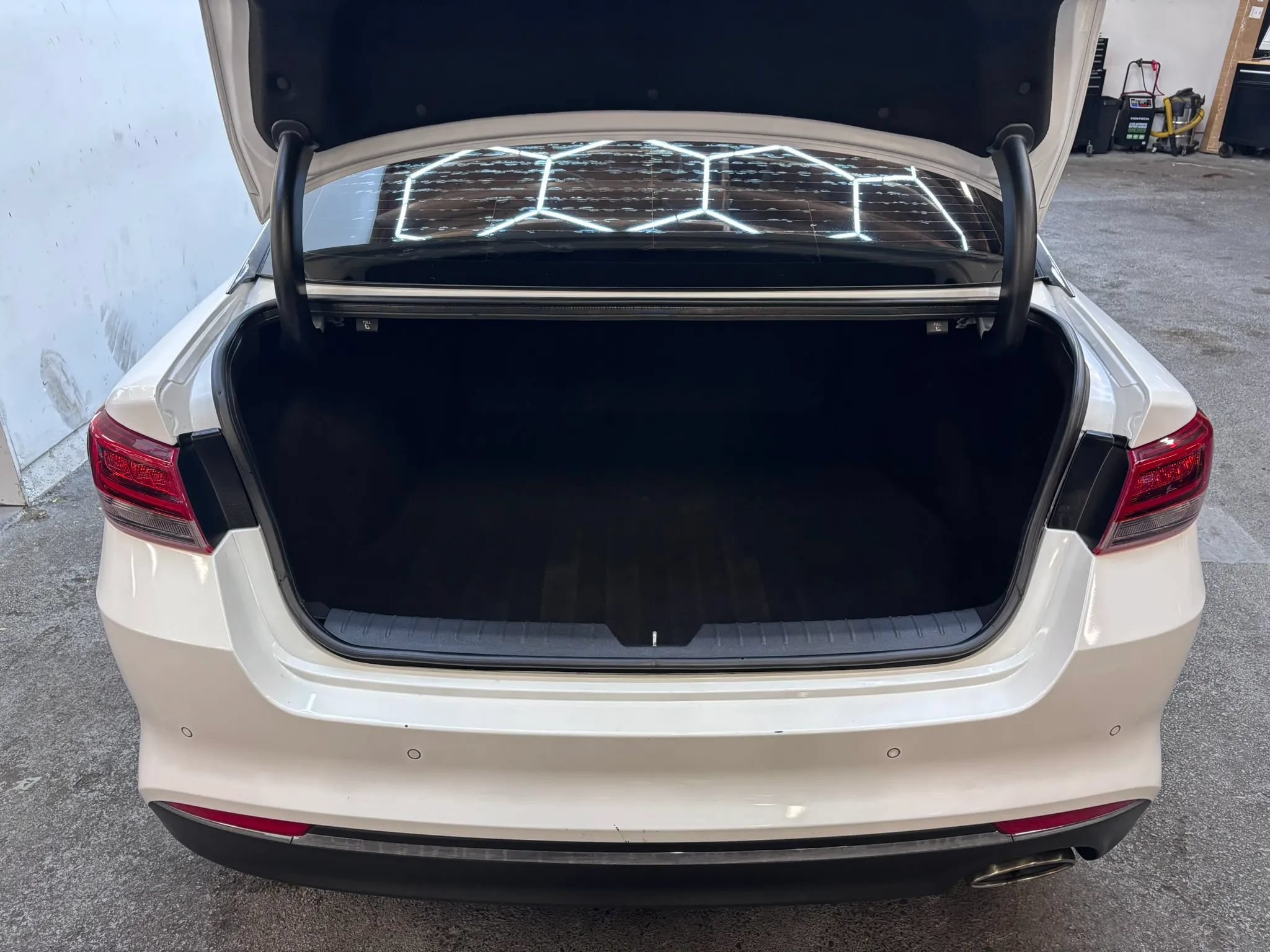 Used 2018 Kia Optima S FWD image 22