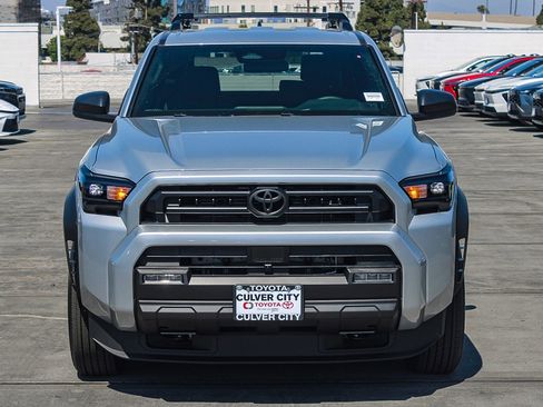 New 2026 Toyota 4Runner SR5 AWD/4WD image 2