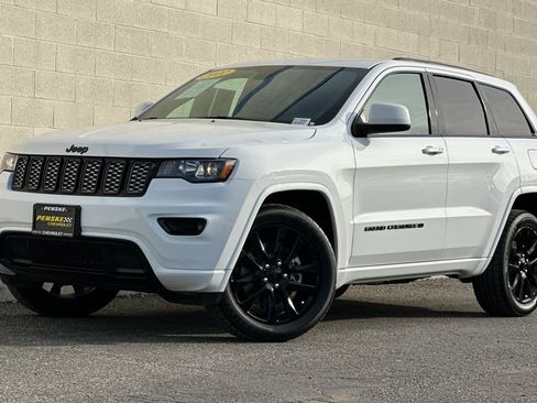 Used 2022 Jeep Grand Cherokee Laredo X image 8