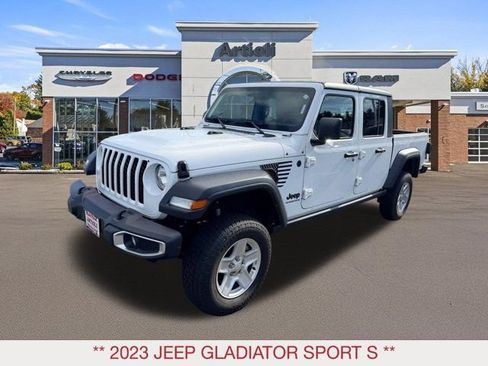 Certified 2023 Jeep Gladiator Sport AWD/4WD image 4