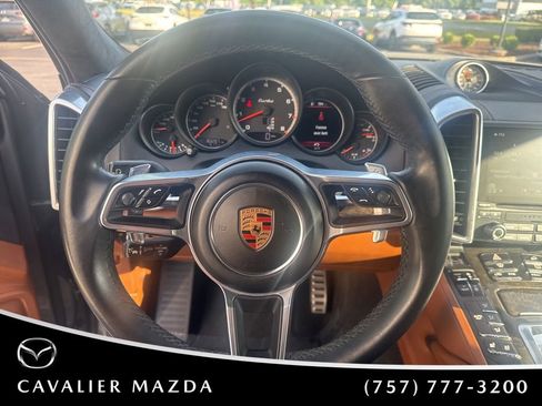Used 2018 Porsche Cayenne Turbo AWD/4WD image 11
