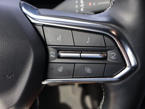 Used 2025 Chevrolet Traverse LT FWD image 20