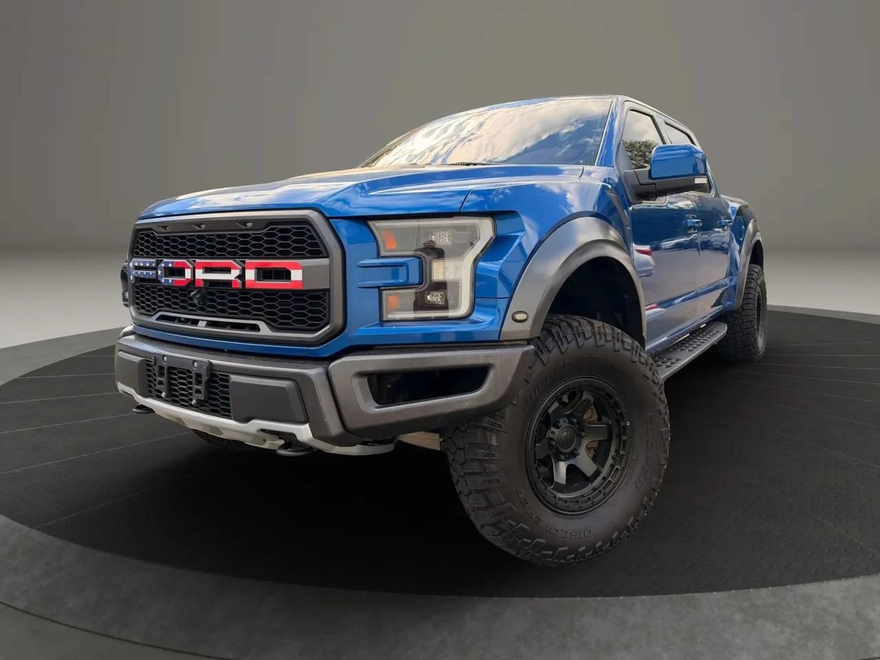 Used 2017 Ford F150 Raptor w/ Equipment Group 802A Luxury AWD/4WD image 1