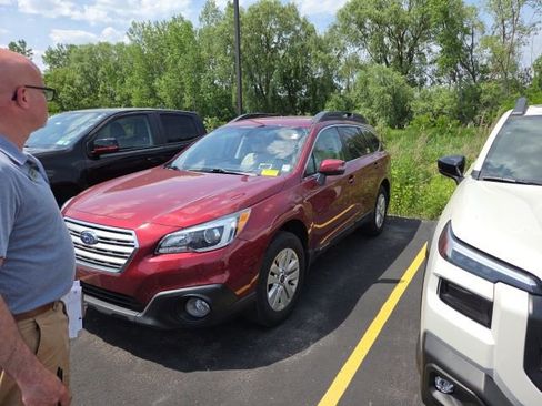 Used 2017 Subaru Outback 2.5i Premium AWD/4WD image 6