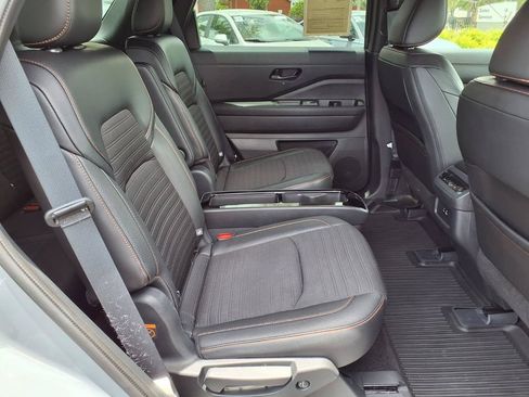 Used 2024 Nissan Pathfinder Rock Creek AWD/4WD image 15