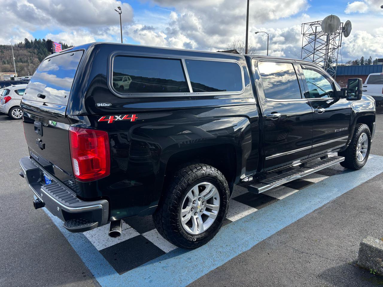 Used 2018 Chevrolet Silverado 1500 LTZ w/ LTZ Plus Package AWD/4WD image 5