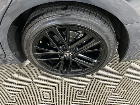 Used 2025 Toyota Camry SE image 9