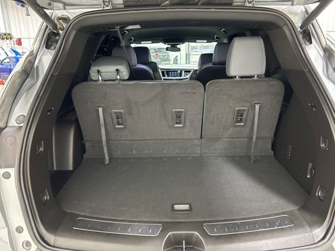 Used 2023 Buick Enclave Essence image 27