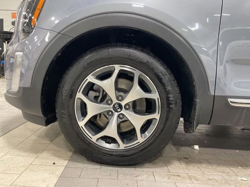 Used 2020 Kia Telluride EX image 32