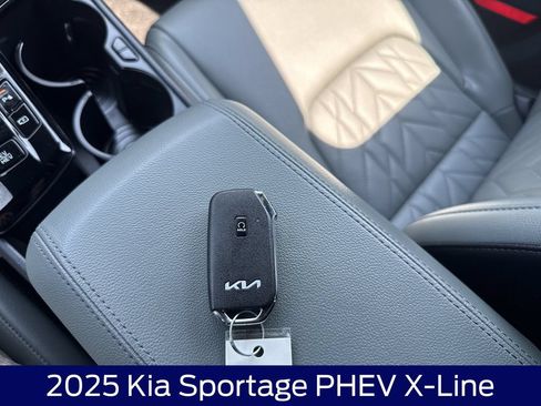 Used 2025 Kia Sportage X-Line AWD/4WD image 27