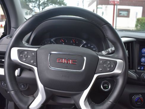 Used 2023 GMC Terrain SLT image 14