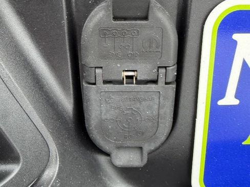 Used 2014 RAM 1500 Big Horn image 8