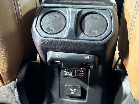 Used 2023 Jeep Wrangler Unlimited Sahara AWD/4WD image 28