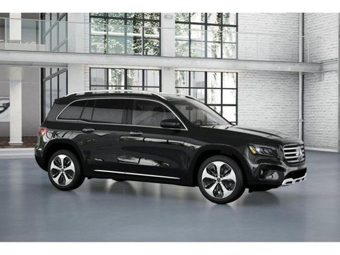 Used 2025 Mercedes-Benz GLB 250 250 image 13