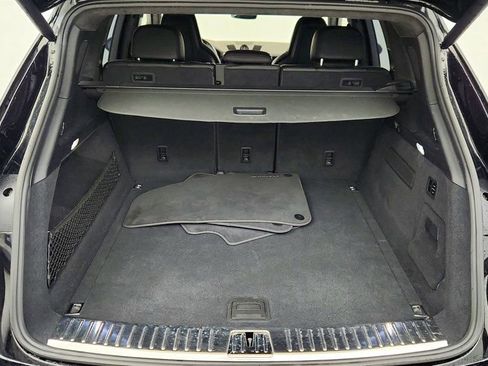 Used 2020 Porsche Cayenne Turbo image 23
