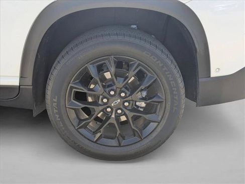 Used 2024 Chevrolet Traverse LT w/ Enhanced Driving Package FWD image 24