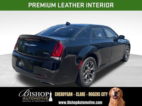 Used 2018 Chrysler 300 S w/ Safetytec Plus Group AWD/4WD image 6