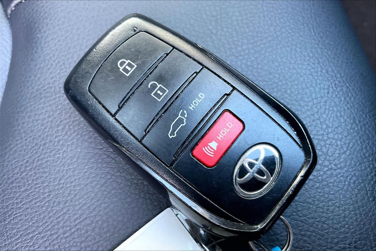 Used 2026 Toyota Highlander XLE AWD/4WD image 15