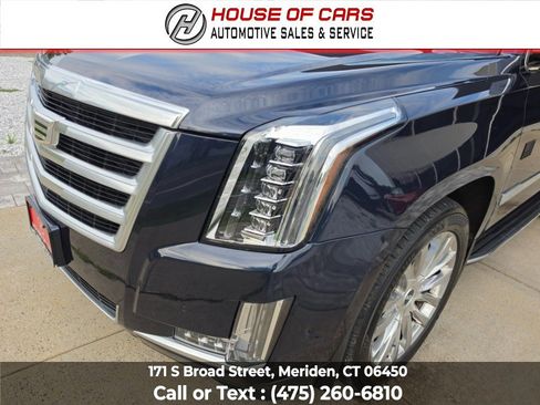 Used 2019 Cadillac Escalade Luxury AWD/4WD image 9