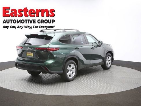 Used 2023 Toyota Highlander LE image 43