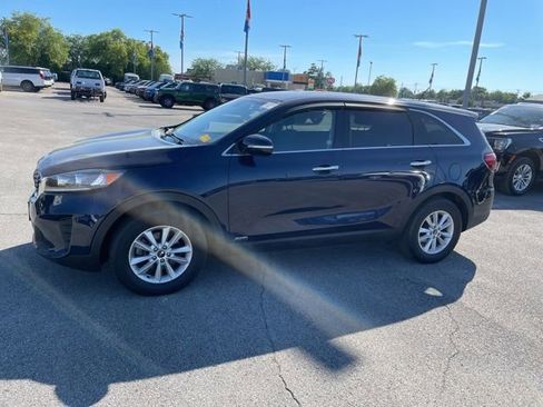 Used 2020 Kia Sorento LX AWD/4WD image 2