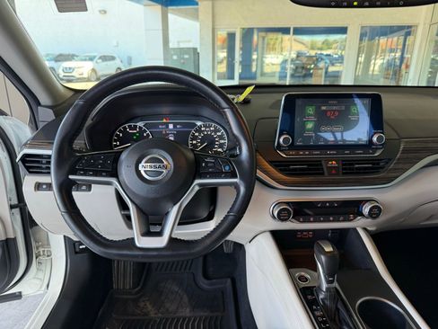 Used 2019 Nissan Altima 2.5 Platinum image 16
