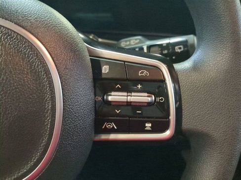 Used 2025 Kia Sorento LX FWD image 22