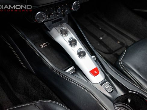 Used 2015 Ferrari California T image 82