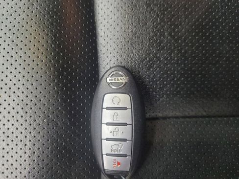 Used 2018 Nissan Rogue SL w/ Premium Package AWD/4WD image 32