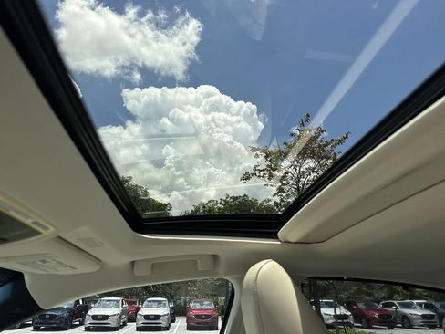 Used 2024 Lexus ES 300h Ultra Luxury w/ Accessory Package (Z2) FWD image 52