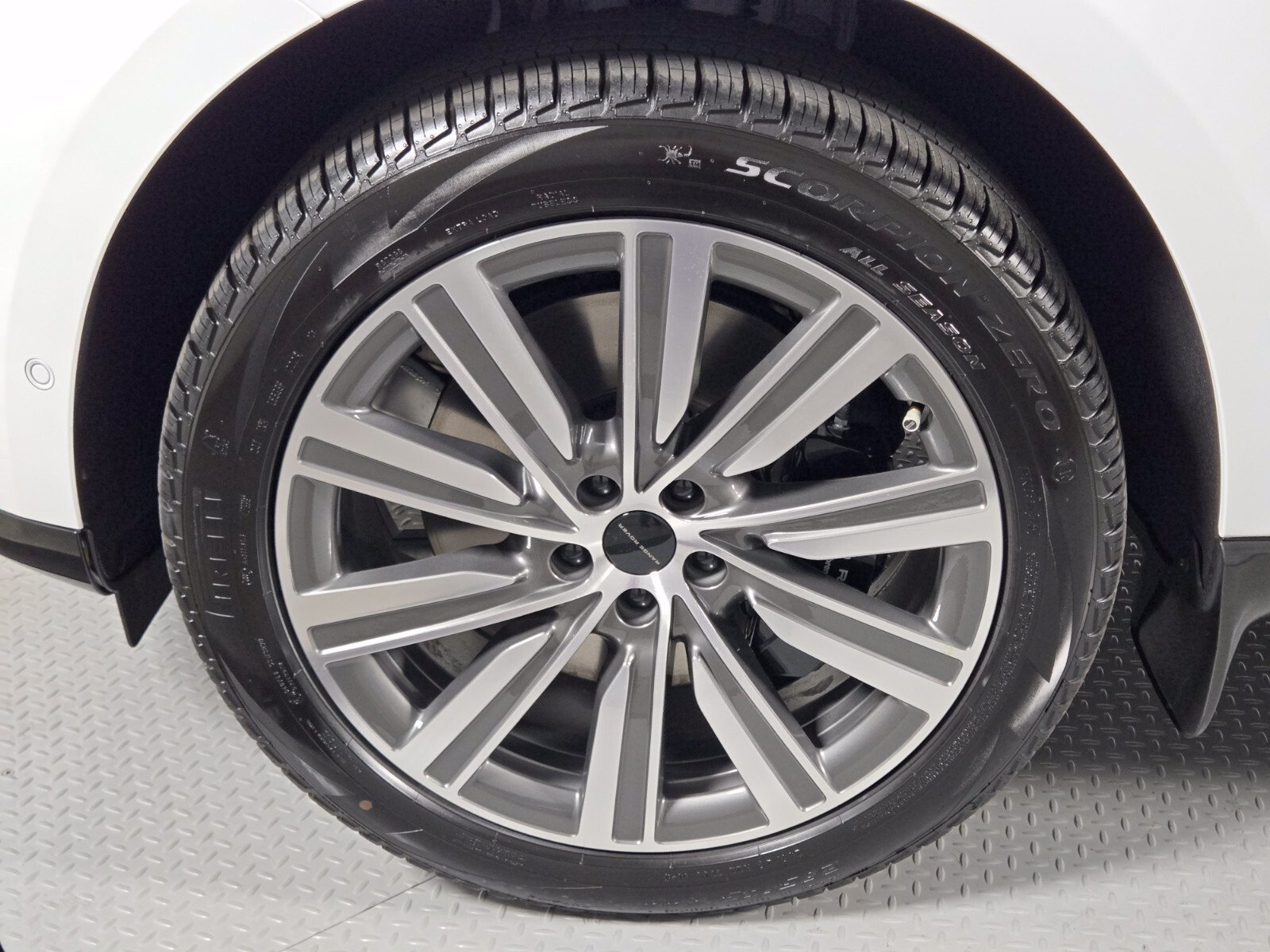 New 2026 Land Rover Range Rover Autobiography AWD/4WD image 9