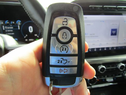 Used 2023 Ford F150 Lariat w/ Equipment Group 502A High image 45