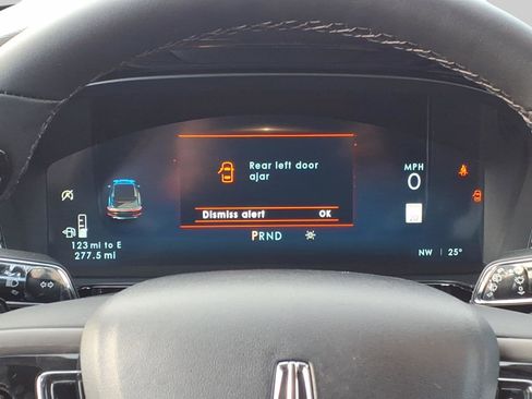 Used 2026 Lincoln Corsair Premiere image 8